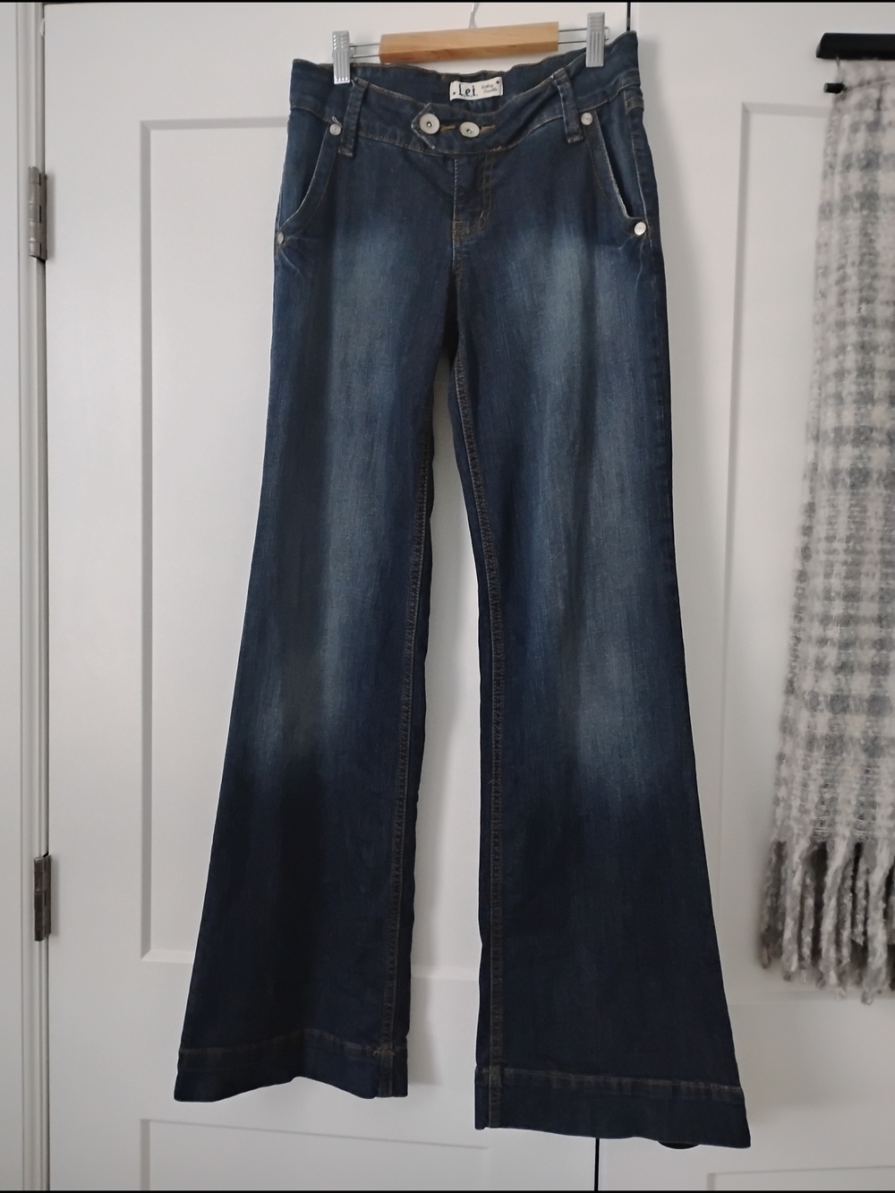 lei Women's Dark Blue Wide-Leg Jeans - Picture 2 of 3